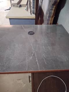 Workstation / computer table