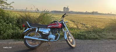 Honda 125 CG sailf istart Lahore number 03407391325