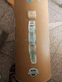urgent sale 16liter Geyser available in reasonable price 03016575297