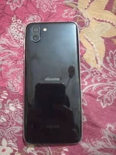 Aquos r2