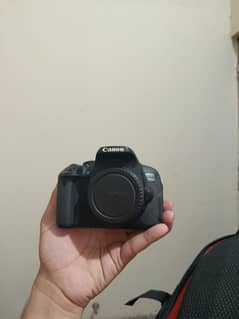 canon 700 d with two lens