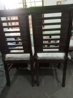 Dining Table with 6 chairs New Codition