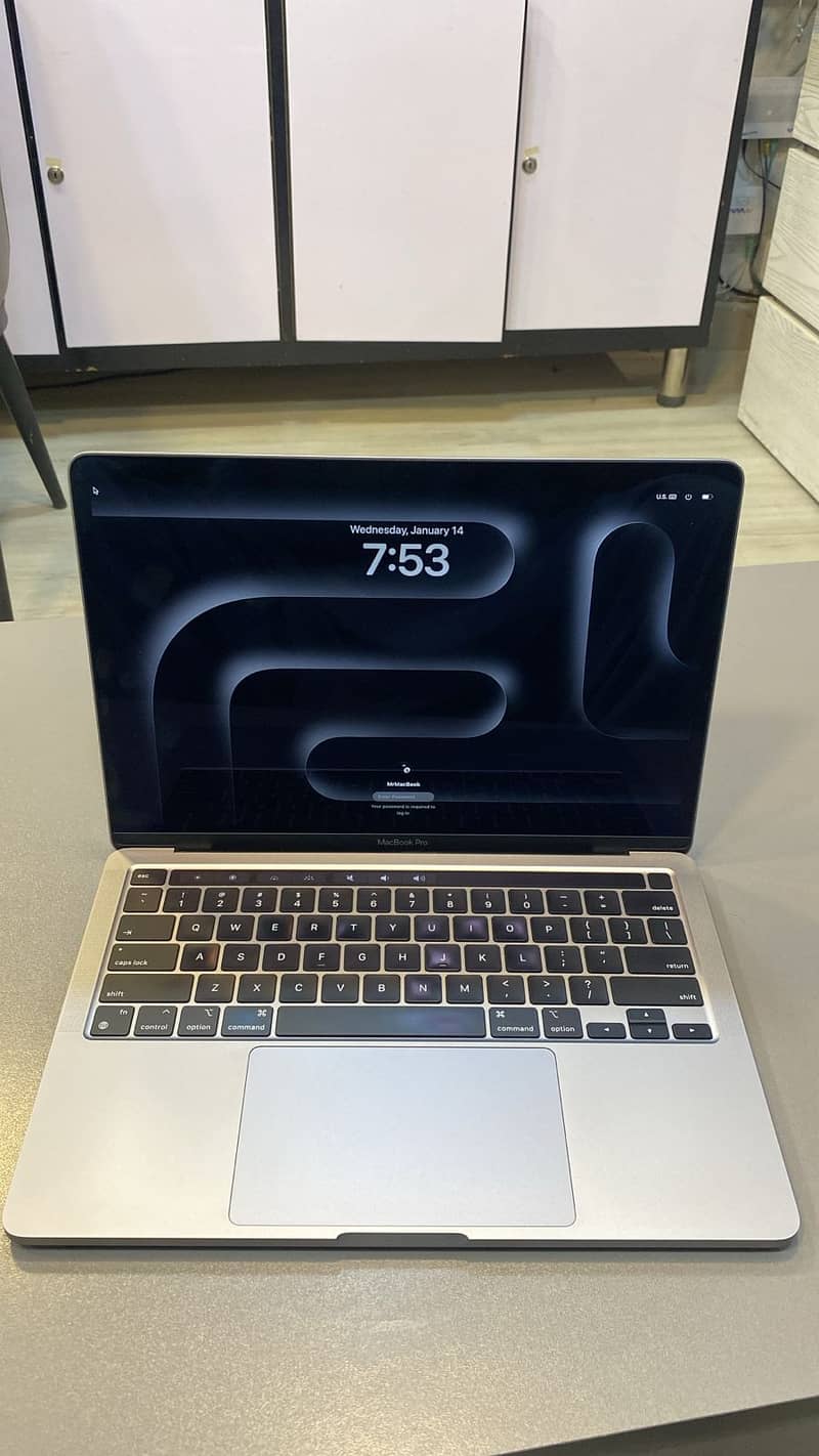 MacBook Air  M1 13inches 8gbram/256gbssd 0