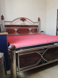 1 Bed with 2 side table and 1 Master foam