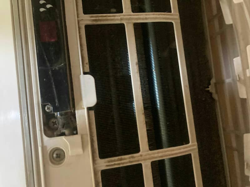 gree inverter 1.5 ton (inner unit only) 10/10 condition 4