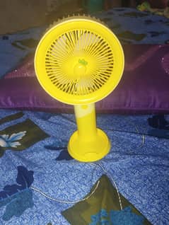 Rechargeable portable Fan
