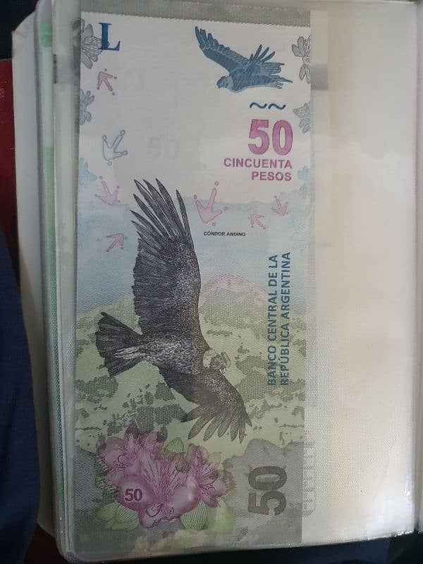 72 notes and 60+ diff countries  ( I can sell separately if you want ) 9