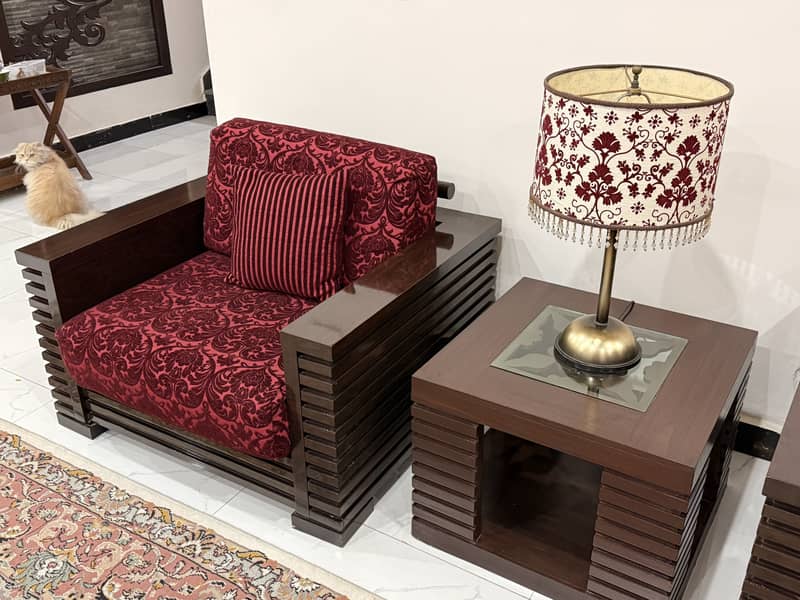 6 seater Sofa with 2 side Tables and 4 Curtains 3