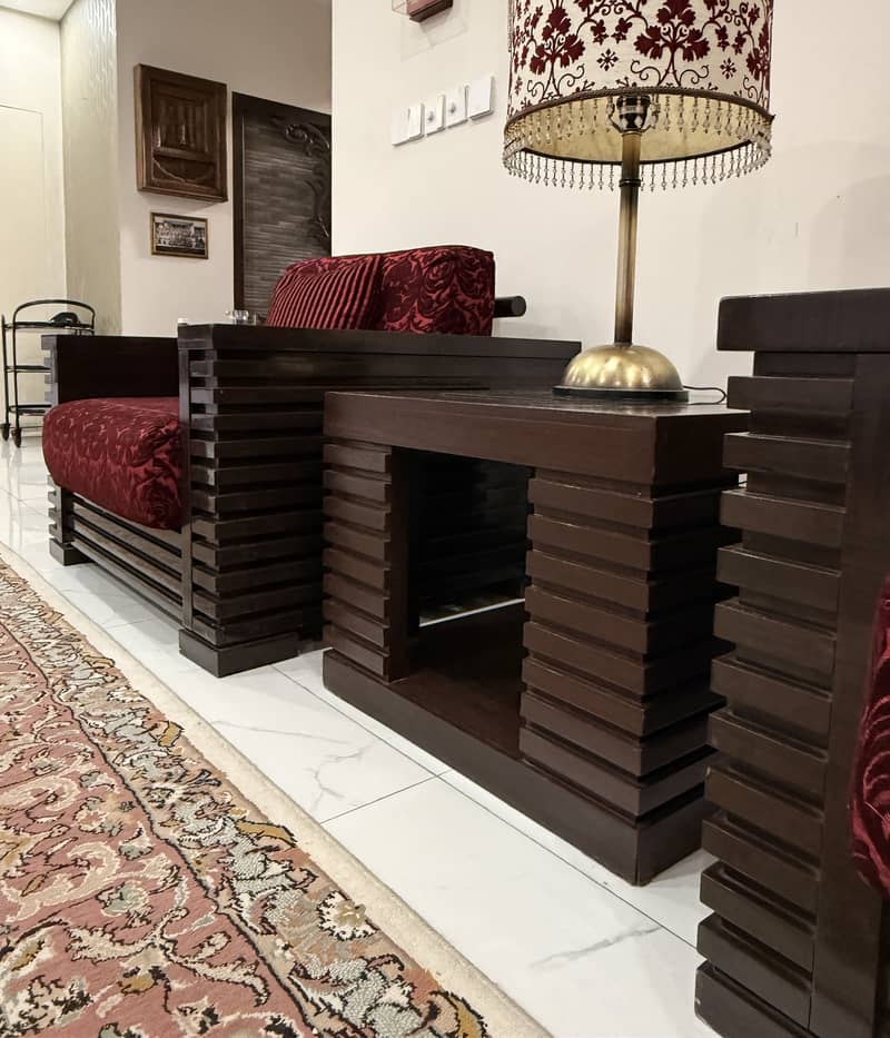 6 seater Sofa with 2 side Tables and 4 Curtains 6