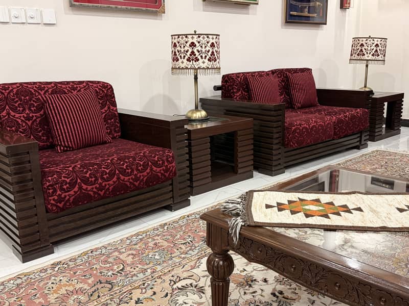 6 seater Sofa with 2 side Tables and 4 Curtains 11