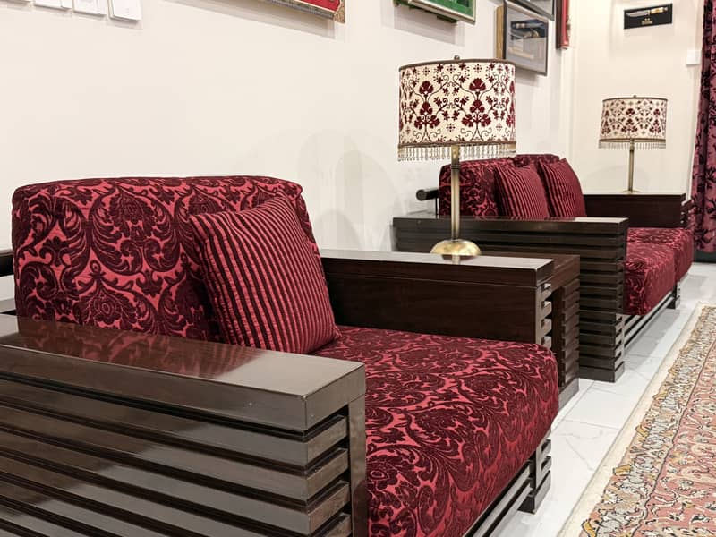 6 seater Sofa with 2 side Tables and 4 Curtains 12
