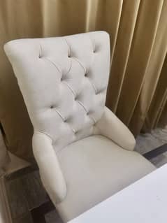 Unused Dining Table Available For Sell