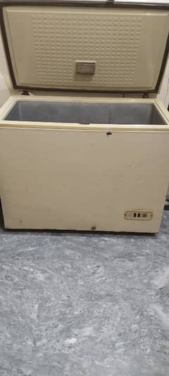 Freezer for shops