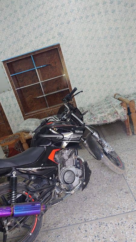 YBR Yamaha for sale exchange with Honda 125 and cd 70 0