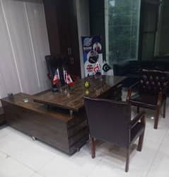 High-Quality Office Tables & Chairs – Excellent Condition