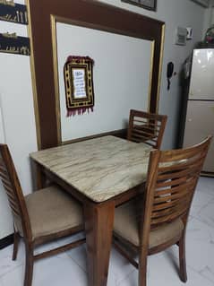 Dining Table of 4 Person