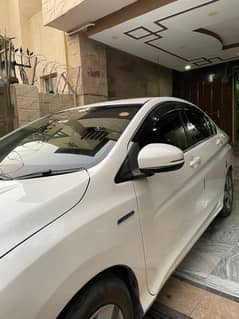 Honda Grace Hybrid 2018