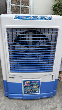 Air Cooler . only 1 season used