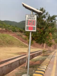 Installation of solar radar sign - Solar speed radar Services