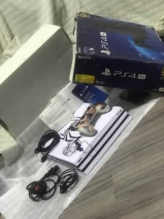 Play Station 4 Pro Bundle first owner ps4 cuh 7116b