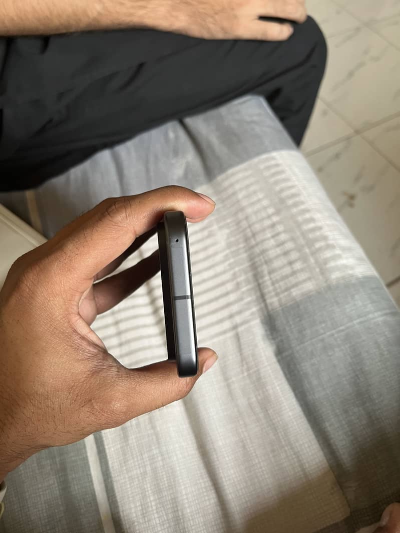 Google pixel 9 box open condition 3