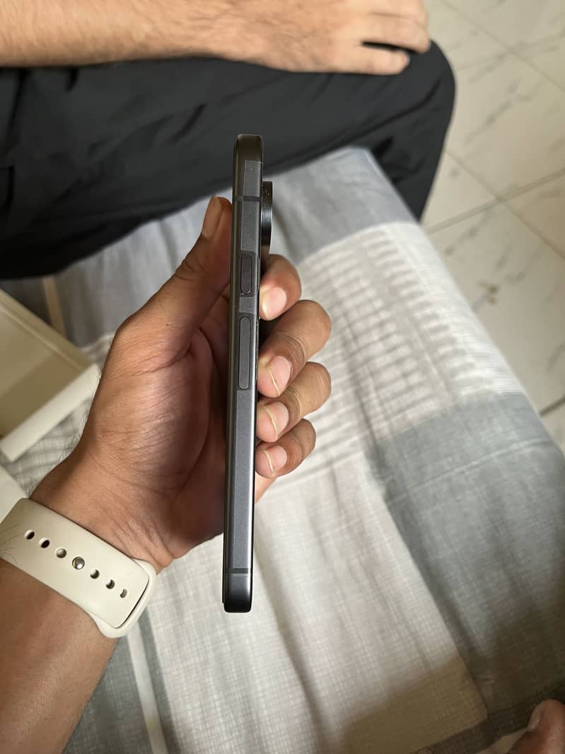Google pixel 9 box open condition 8