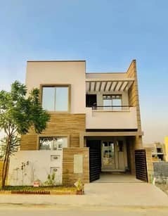 3 Bed DD Lounge 125 Square Yard Villa FOR SALE At Precicnt-11B (All Amenities Nearby) Heighted Location Investor Rates