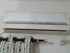Gree 1 Ton A. C