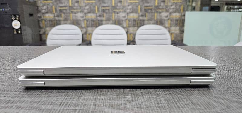 Microsoft Surface Go Core i5 10th Generation 7