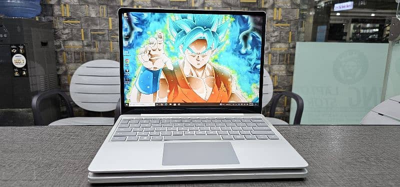 Microsoft Surface Go Core i5 10th Generation 11