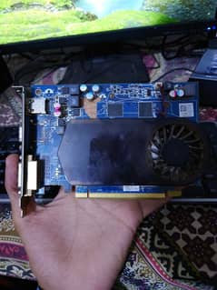 AMD 1 GB DDR5 . . . Good Graphics Card. . . Fortnite at 40 FPS 720P