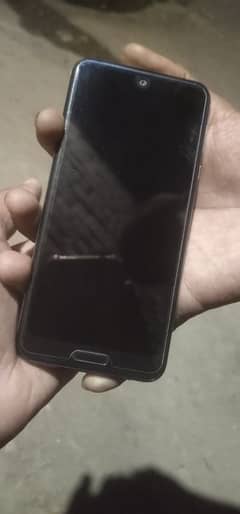 Aquos R2