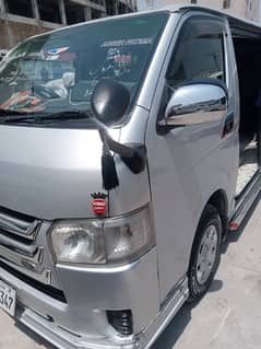 Toyota hiace 12/18