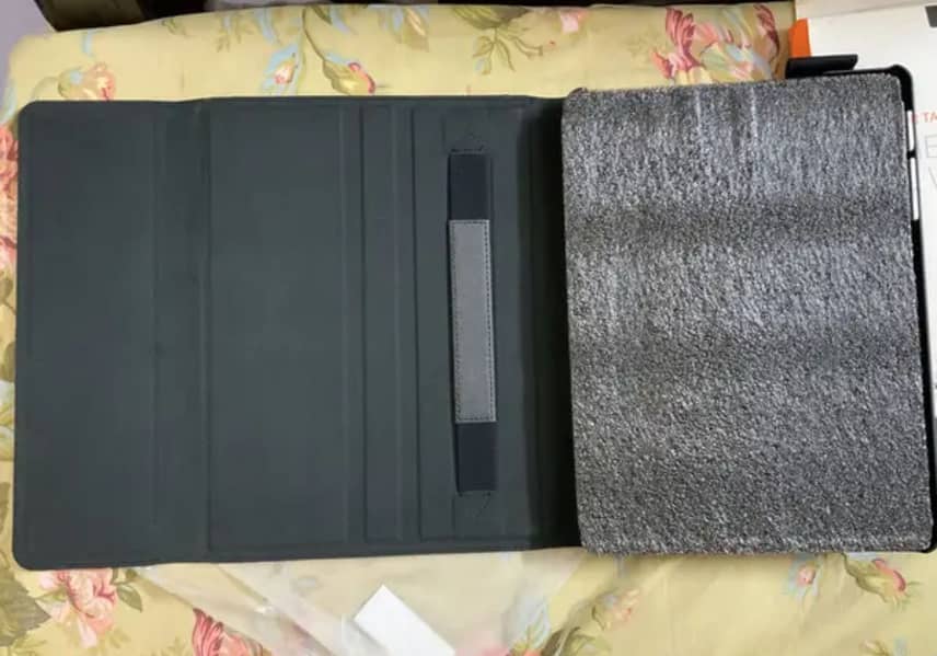 SPIGEN Stand Folio for Microsoft Surface Go 4/ 3/ 2 and Go 1 4
