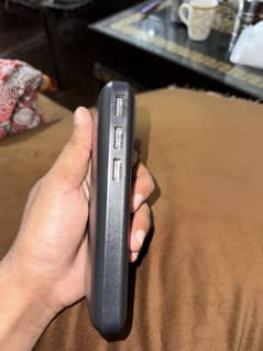 Bolt power bank