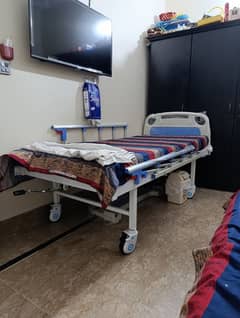 Patient bed