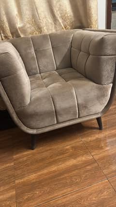 I want to sale my Sofa Set slightly Used