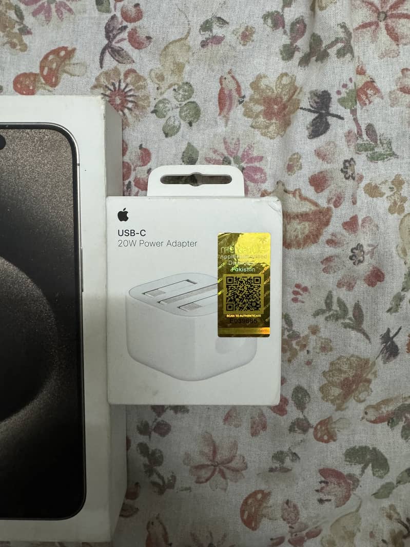 Iphone 15 pro max just box open only 10 cycle use 3