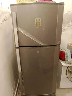 dawalance fridge medium size 100% working
