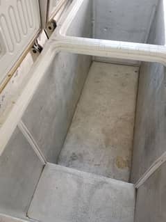 deep freezer behtren working condition genuine condition price fainl