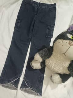 Stylish Cargo Denim Jeans with Frill Bottom – Waist 28