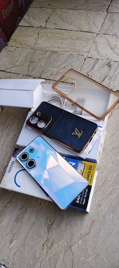 tecno camon 20 8+256 with box+charge