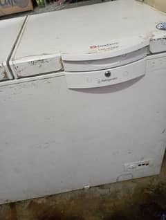 dowlance double door refrigerator/ freezer