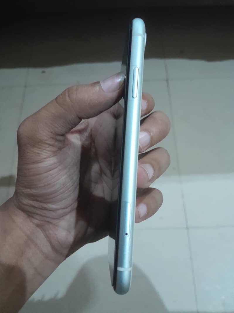 I phone Xr 10/10 Condition 0