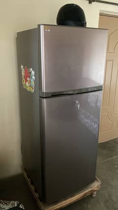 Refrigerator / Fridge