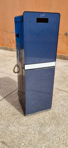 Homage WATER DISPENSER for Urgent Sale