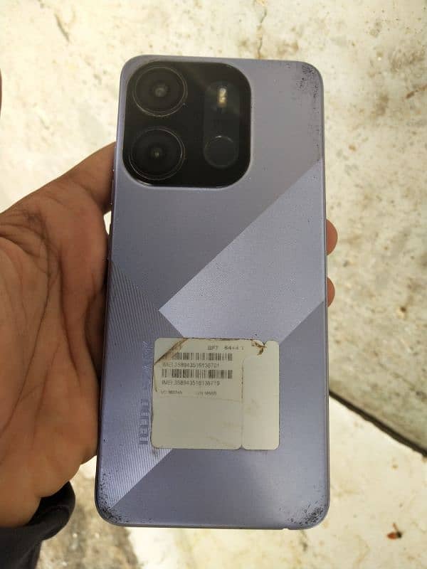 Tecno spark go with box       4 and 3 GB expandable/64 0