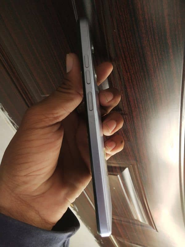 Tecno spark go with box       4 and 3 GB expandable/64 2