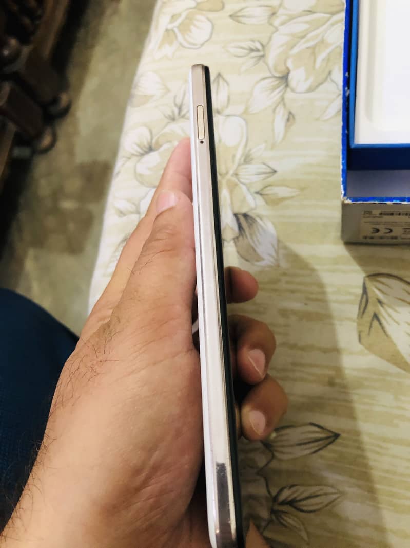 Tecno cammon 18p Good condition with box 4