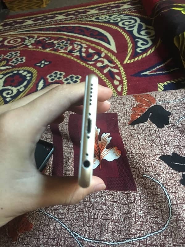 64gb PTA Iphone 6s button not  working other mobile exchange possible 5
